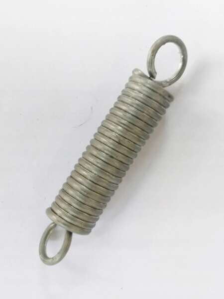 Sprężyna naciągowa nr 396 wym. 3x20x106,5 mm